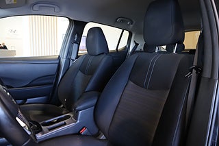 Halvkombi Nissan Leaf 14 av 27