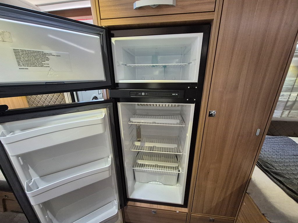 Adria Coral Plus 670 SLT /Cinderella/Solcell/AC bodel/Automat - Adria