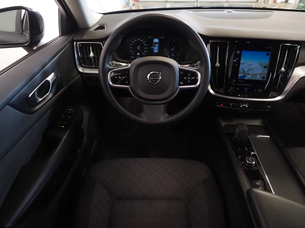 Volvo V60 Cross Country B4 AWD 197hk B-Kamera GPS VOC Drag 2022
