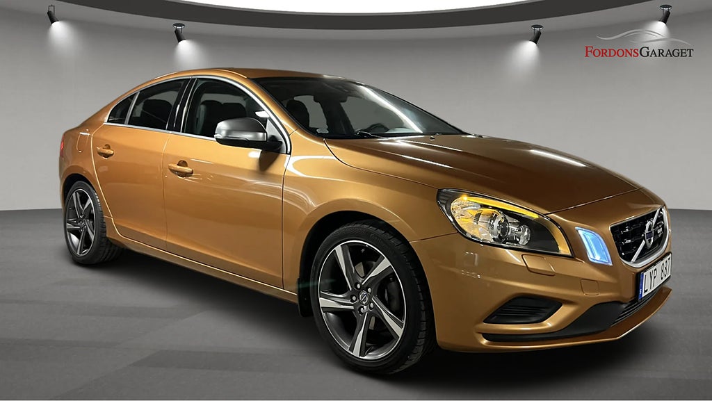Volvo S60 T4F POWERSHIFT R-DESIGN PDC LÅGMIL KEYLESS SKINN   