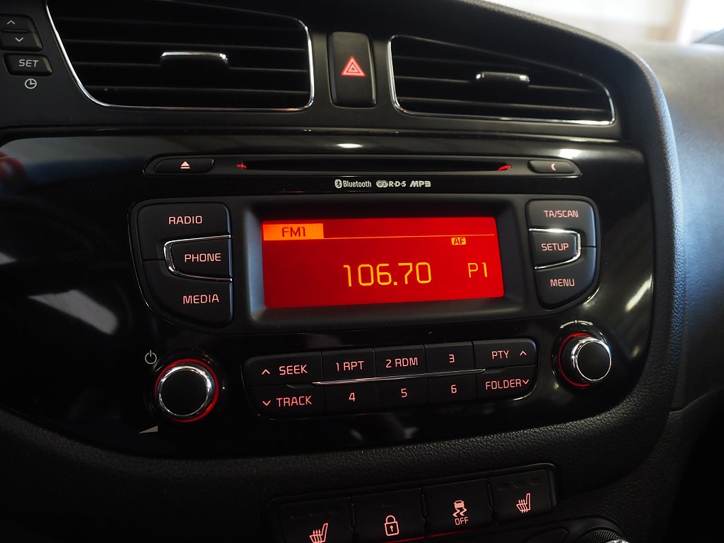 Kia Ceed cee'd 1.6 CRDi EX Comfort Motorvärmare P-Sensorer 2015