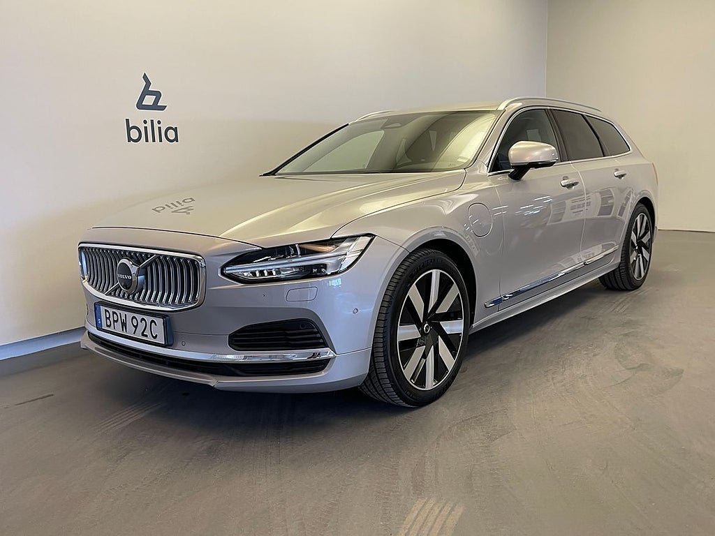 Volvo V90 T6 Core Edition / Navigation / 360 kamera / Tonade ruto...