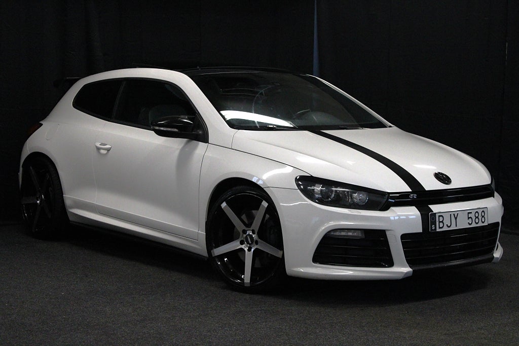 Volkswagen Scirocco R 2.0 TSI 265hk|Panorama|Dynaudio|20''|Sportavgassystem