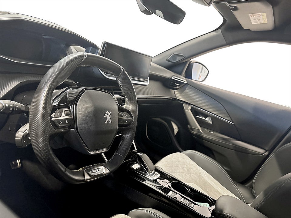 Bild på Peugeot E-2008 GT 50kWh 136hk Aut CARPLAY P-SENSORER