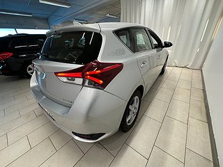 Toyota Auris Hybrid e-CVT 136hk/kamera/SoV-hjul/P-Sens/MoK