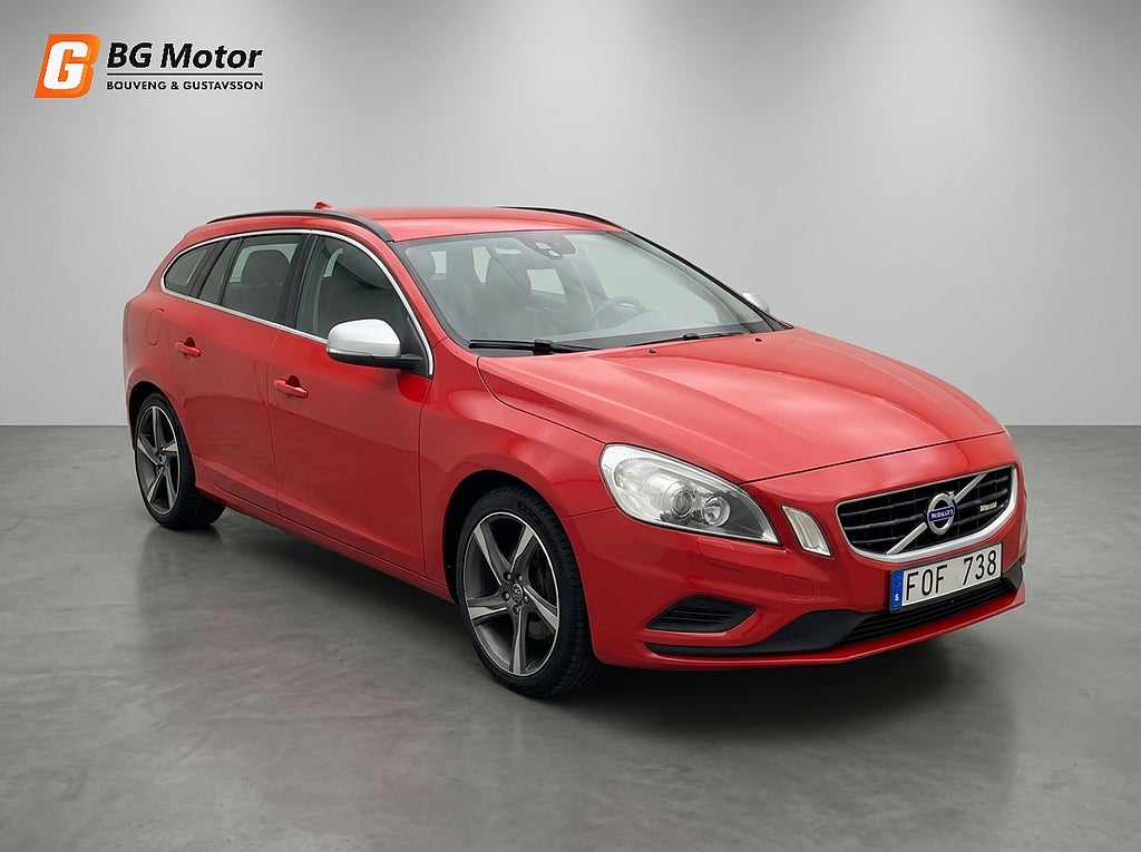 Volvo V60 T6 305HK AWD Geartronic R-Design Drag/PDC/RÄNTEKAMPANJ