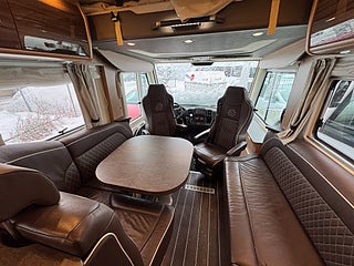 Husbil-integrerad Knaus Sun i 900 LX 177HK AUT Queensbed & exklusivt badrum! 23 av 28