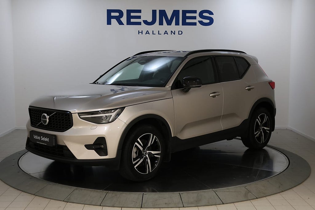 Volvo XC40 B4 FWD Bensin Plus Dark | Dragkrok |