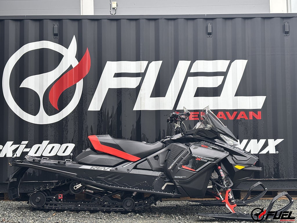 Ski-Doo Renegade 900 TURBO
