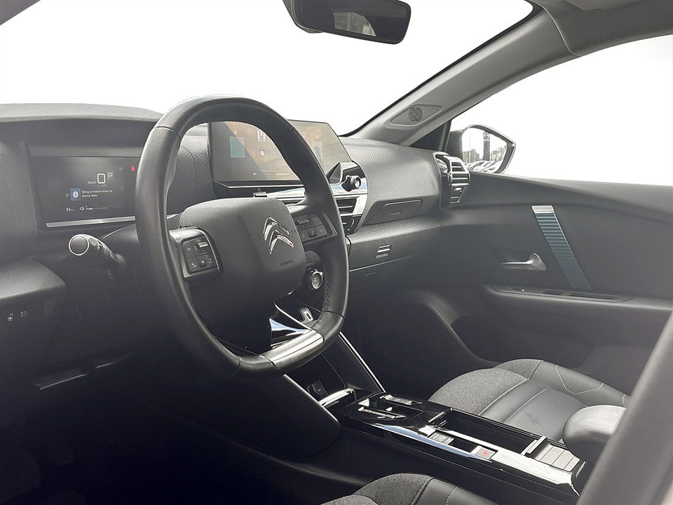 Bild på Citroën e-C4 Shine ELECTRIC 50kWh 136hk Aut B-KAMERA RATTVÄRME