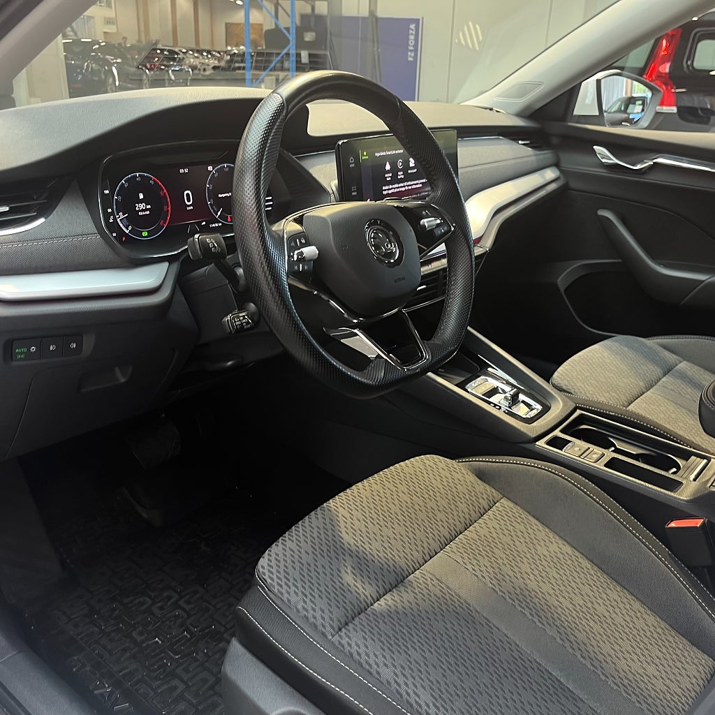 Skoda Octavia Kombi 2.0 TDI 4x4 Style Cockpit Carplay Backkamera Drag