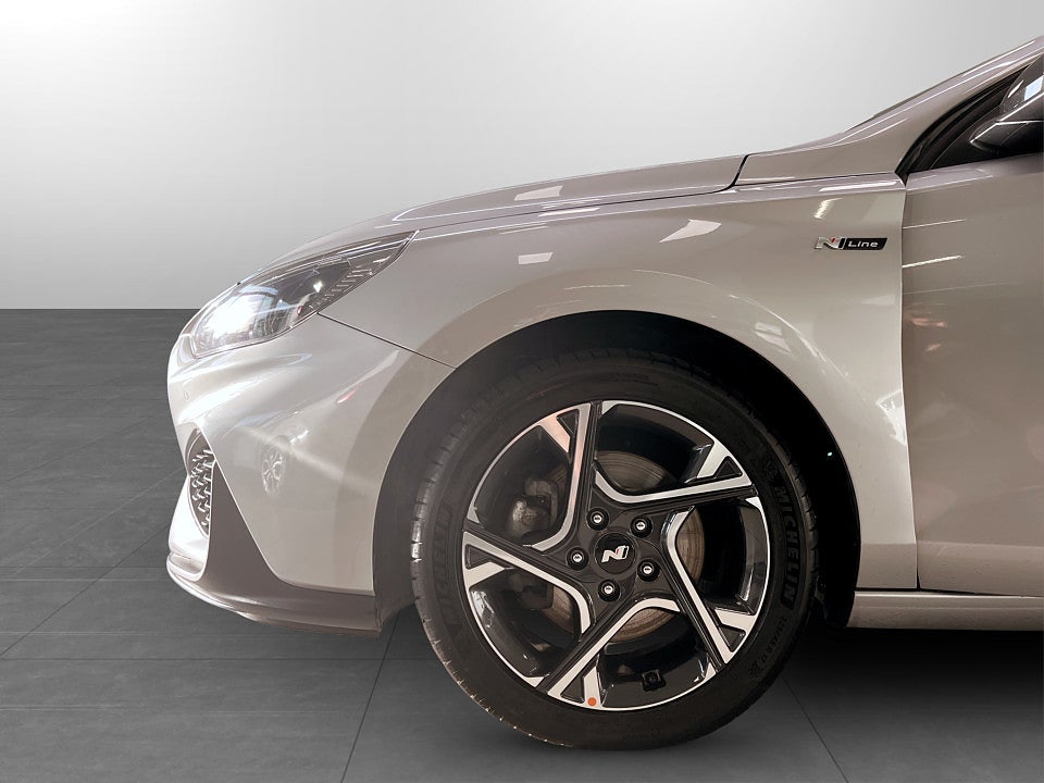 Bild på Hyundai i30 N-line 1.0 T-GDI 120hk Aut - B-KAMERA, EN ÄGARE