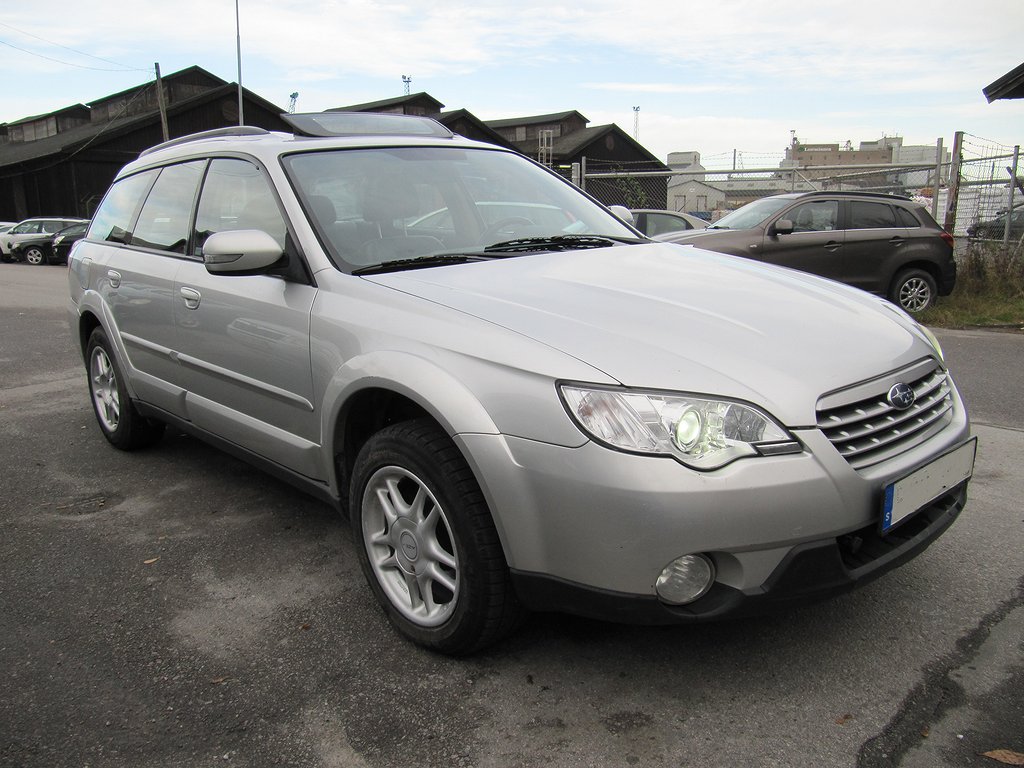 Subaru Outback 2,5 4WD Panorama/Automat/Xenon/Skinn/Drag