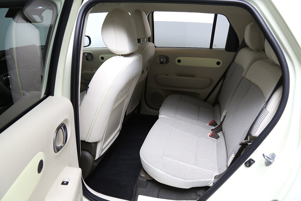 Hyundai Inster Advanced  49kWh 370km räckvidd fd demo | Moms