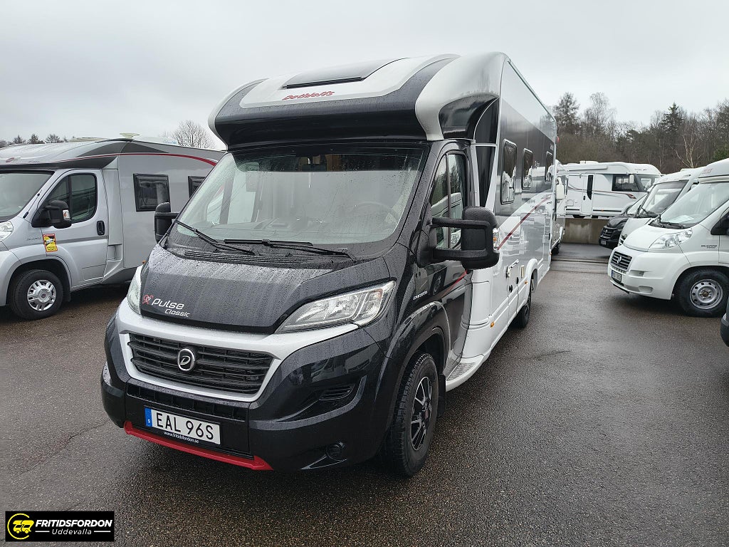 Dethleffs PULSE T 7051 EB, Hydrauliska stödben, Automat, AC