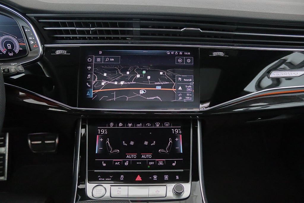 Audi Q8 50 TDI Quattro S Line Matrix B&O Panorama Dragkrok