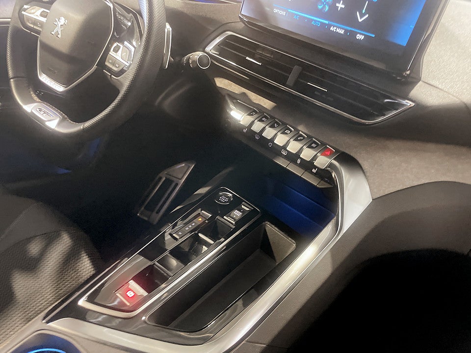 Bild på Peugeot 5008 GT 1.2 PT 130hk Aut 7-SITS B-KAMERA CARPLAY