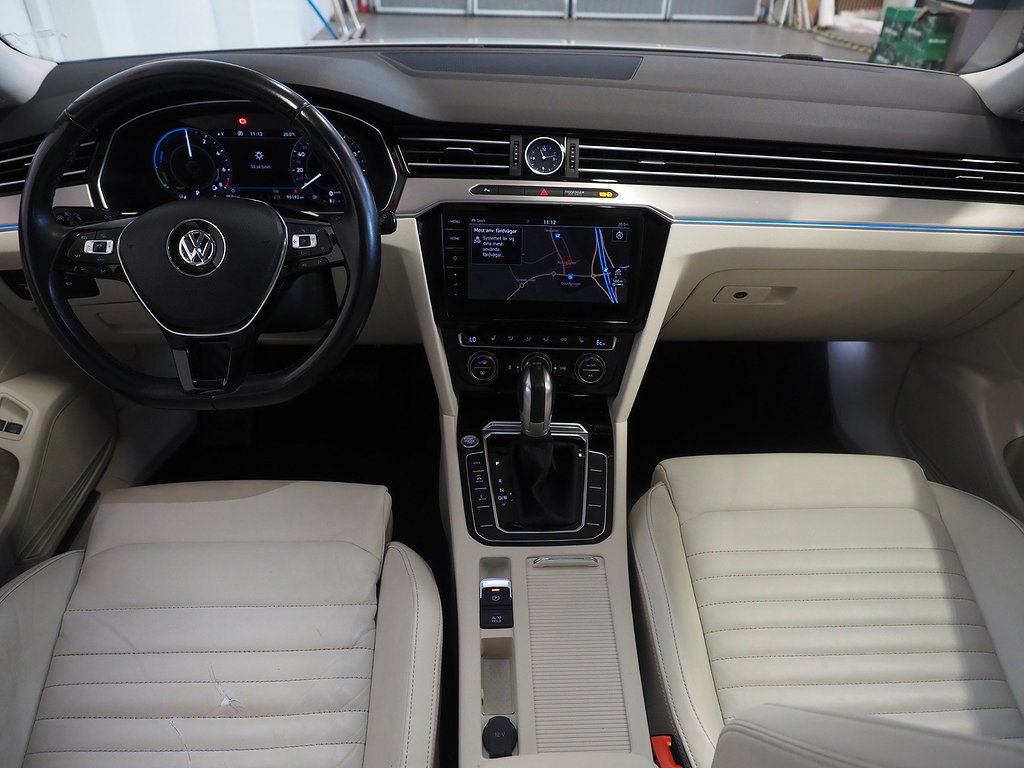 Volkswagen Passat GTE 1.4 TSI 204hk Värmare Cockpit Drag Nav 2018