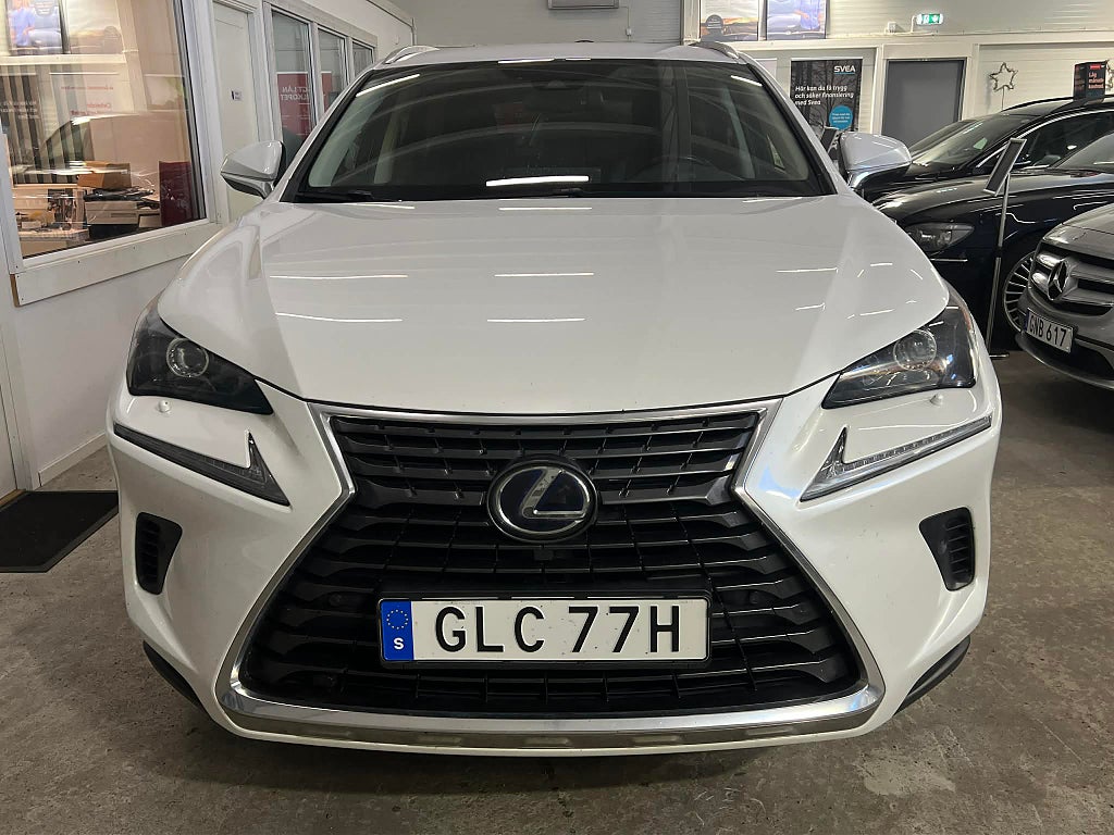Lexus NX 300h AWD 2.5 AWD E-CVT Executive Euro 61