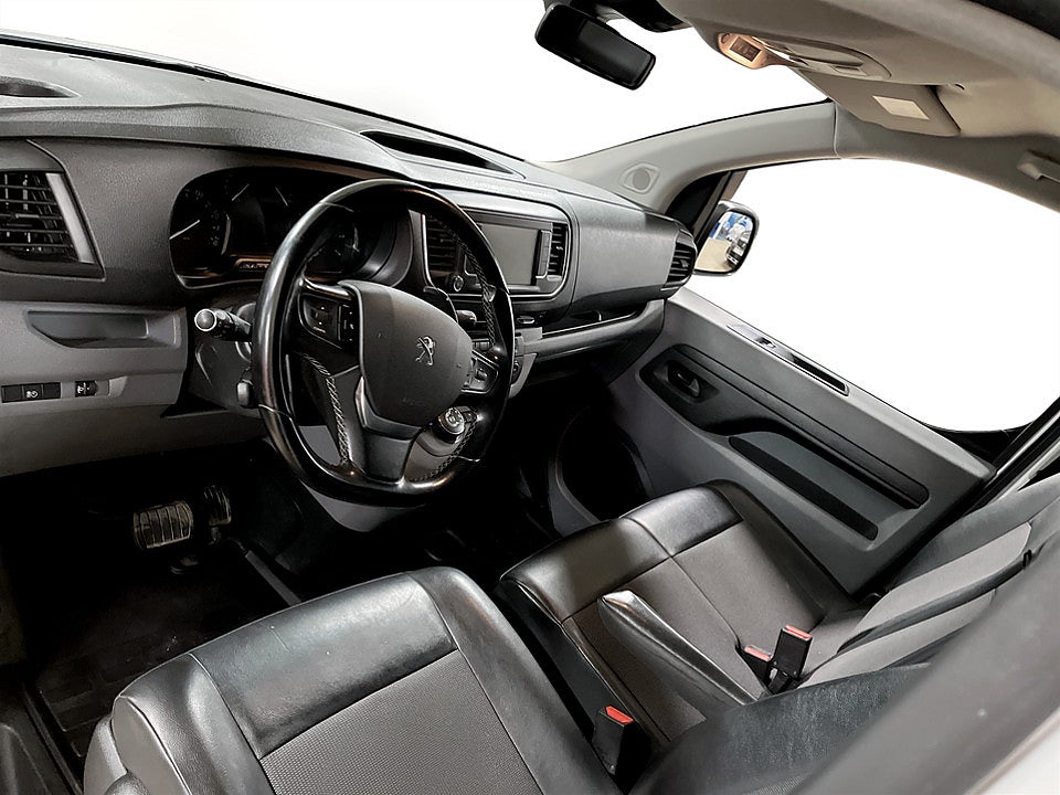 Bild på Peugeot Expert PRO+ 2.0 BHDi Aut L2 B-KAMERA DRAG 180hk