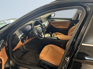 BMW 530e xDrive Touring MOMS Drag Kamera Rattvärme Navi S&V-däck