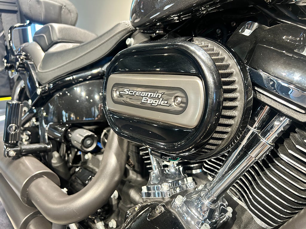 Harley-Davidson Breakout /3,45%/Dr. Jekill Bomb/Defiance/Edgecut/Screaming Eagle