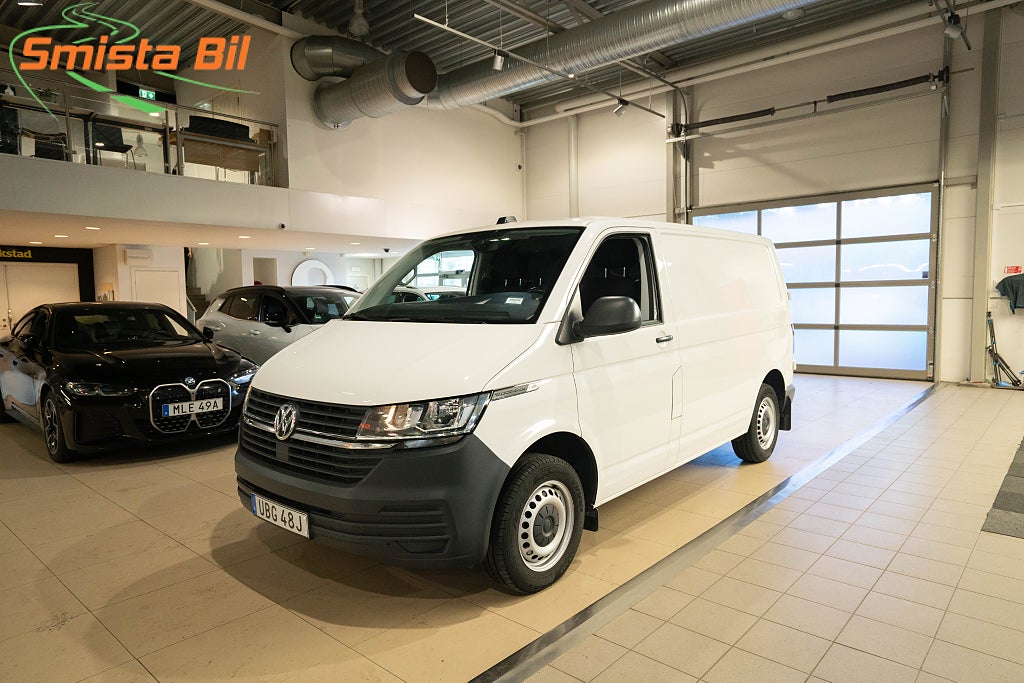 Volkswagen Transporter T30 TDI KAMERA D-VÄRMARE DRAG CARPLAY MOMS 1-ÄGARE