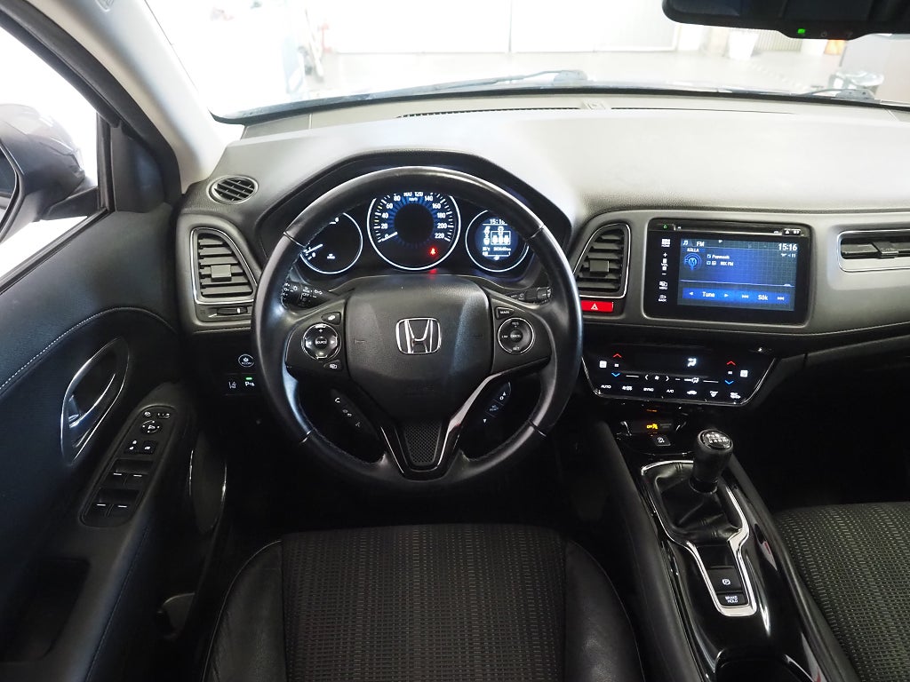 Honda HR-V 1.5 i-VTEC 131hk Executive |Drag|Pano|Kamera|Navi| 2016