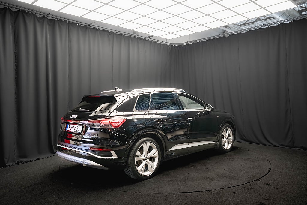 Audi Q4 E-Tron 45 QUATTRO S-LINE KAMERA HEAD-UP SONOS 1-ÄGARE MOMS