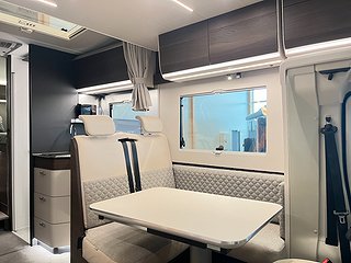 Husbil-halvintegrerad Adria MATRIX SUPREME 670 SL 12 av 32