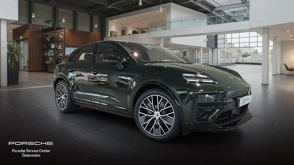 Porsche Macan Turbo PTS / Brewstergreen