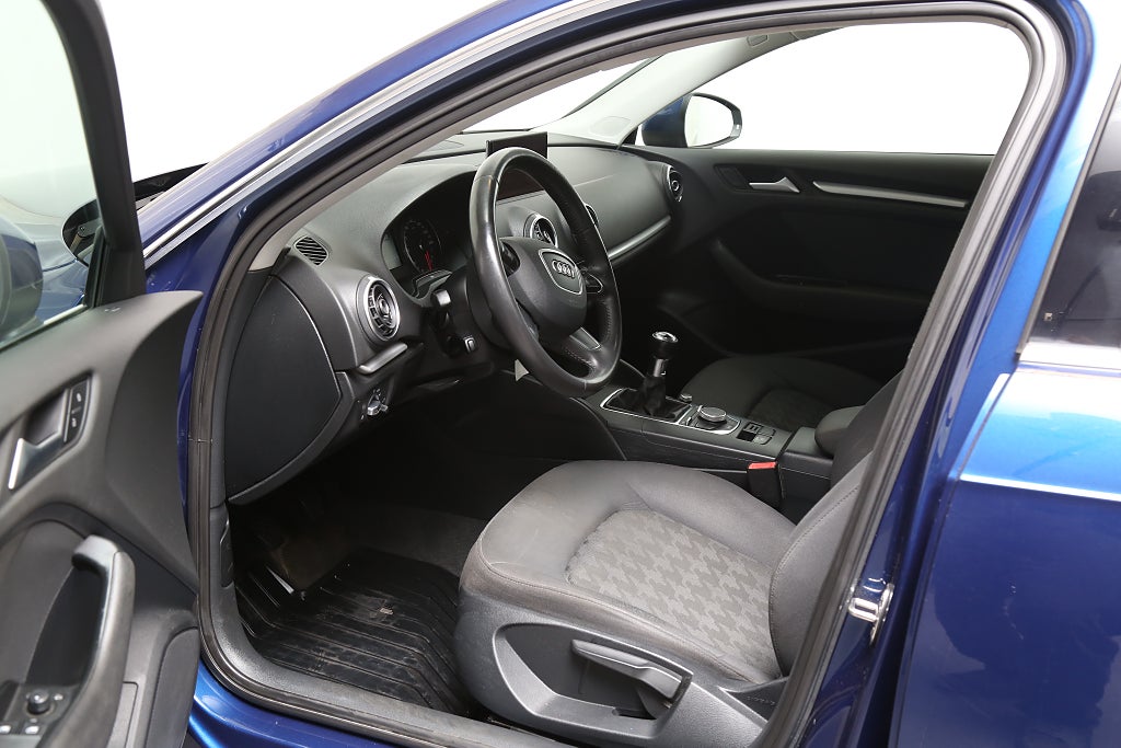 Audi A3 1,6 TDI 110hk Ultra Attraction Sportback 2014