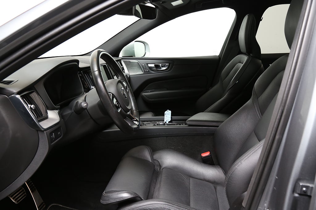 Volvo XC60 D5 235hk R-Design AWD 360° l  H/K l 22" l Panorama Drag 2019