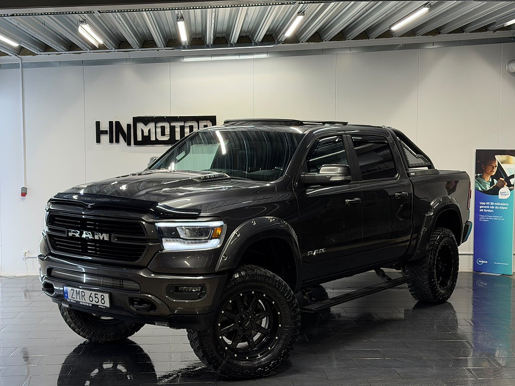 RAM 1500 5.7 V8 HEMI 4x4 ROUGH COUNTRY |MOMS|PANO|H/K|360|SvSåld