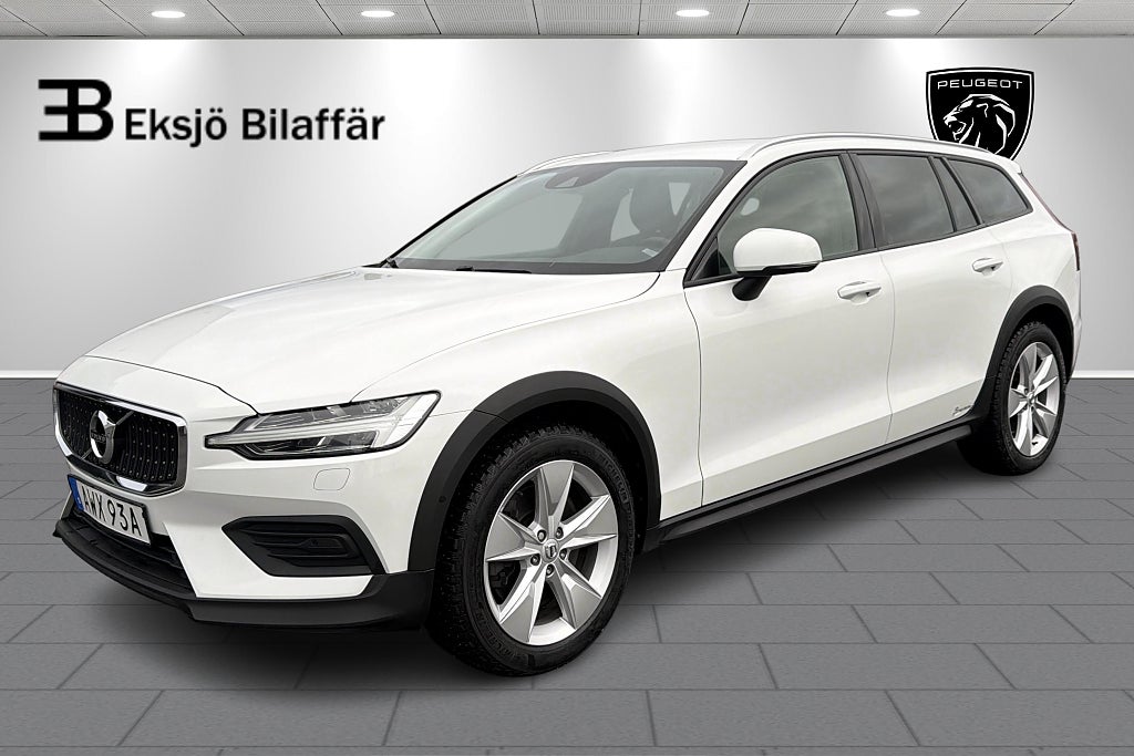 Volvo V60 Cross Country D4 AWD Momentum Euro 6 /Vinterhjul-dubb/Dragkrok/Ränta 3,99%/