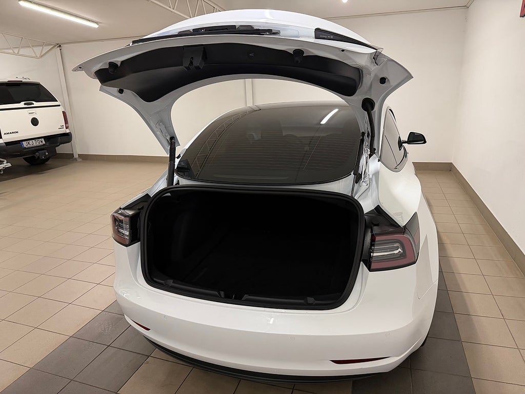 Tesla Model 3 2022 - miniatyr 7