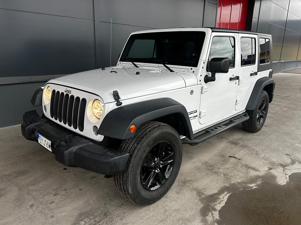 Jeep Wrangler Unlimited 3.6 V6 4WD Hardtop / Röd Klädsel / Ny bes