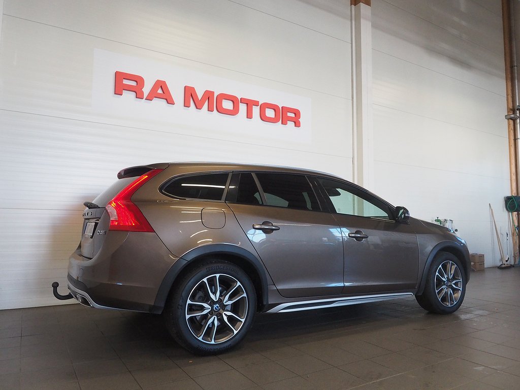 Volvo V60 Cross Country D4 AWD 190hk Summum |Drag|D-värm| 2018