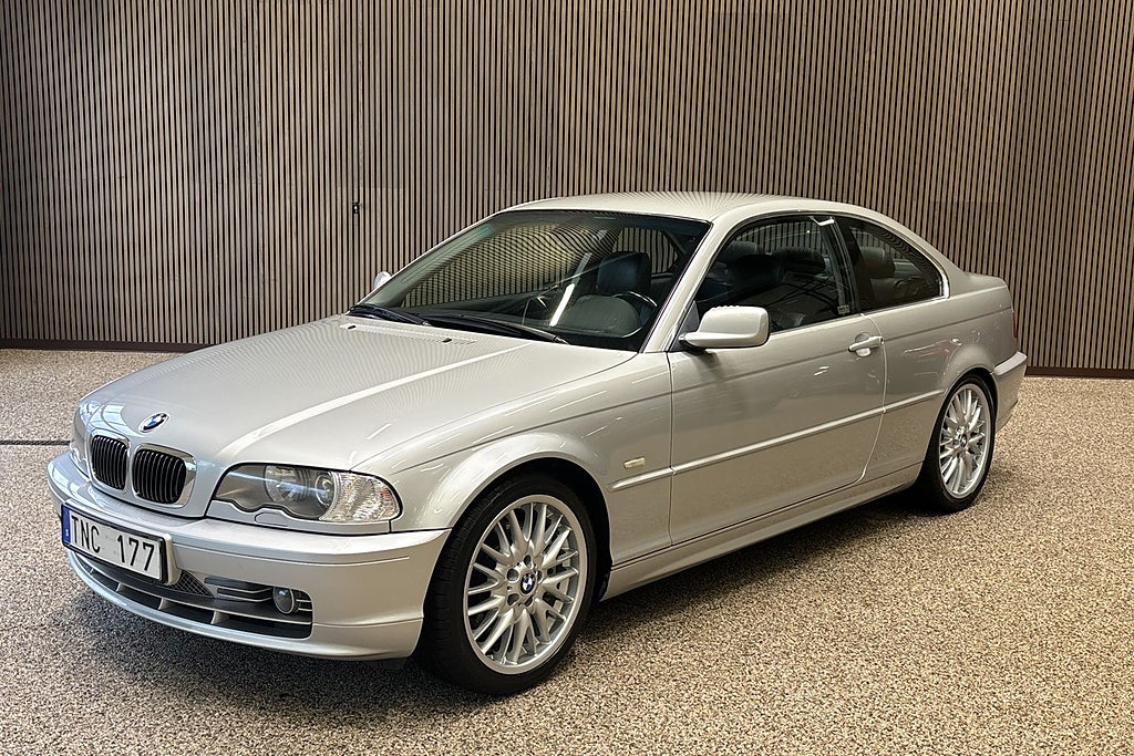 BMW 330 Ci Coupé Automat H/K 231hk