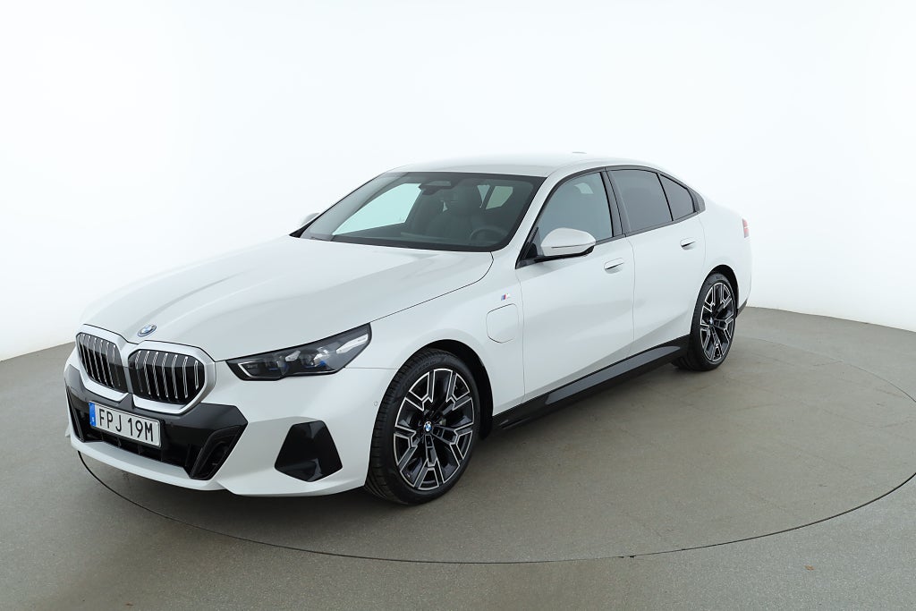 BMW 530e xDrive M Sport / B&W, HUD, 360, CarPlay