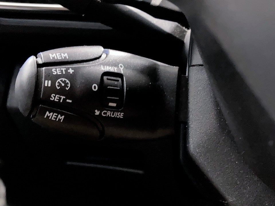 Bild på Peugeot 5008 Allure 1.2 PT 130hk Aut 7-SITS B-KAMERA