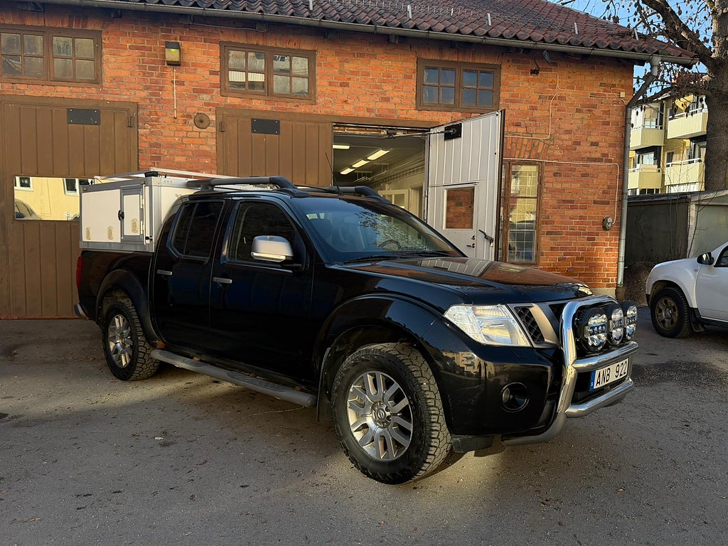 Nissan Navara Dubbelhytt 2.5 dCi 4x4 Automat Hundkåpa 