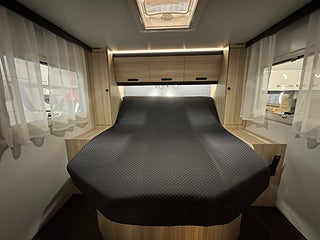 Husbil-halvintegrerad Sun Living S72DC AUT Queen! Clesana & Hydr stödben! 11 av 22