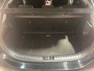 Halvkombi Kia Rio 24 av 25