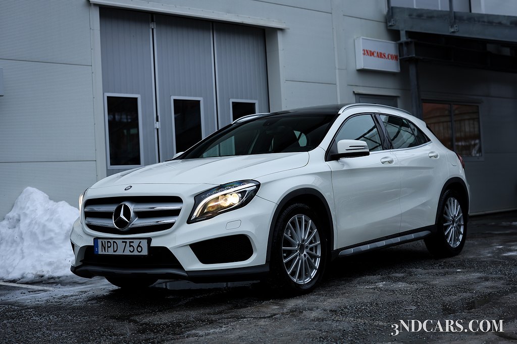 Mercedes-Benz GLA 250 4MATIC 7G-DCT AMG Sport EU6 PANORAMA