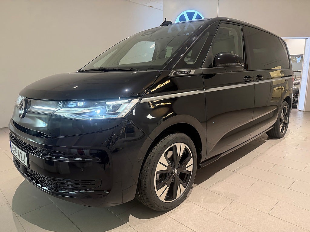 Volkswagen Multivan T7 STYLE HJULBAS: 3124 MM KORT ÖVERHÄNG MOTO