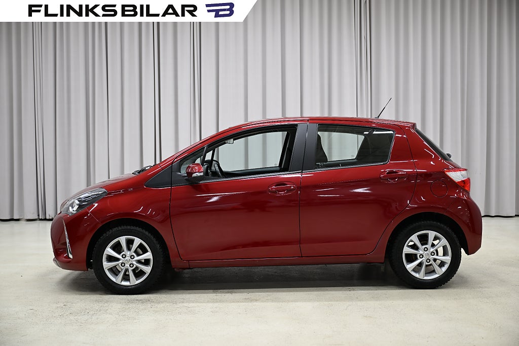 Toyota Yaris 1.5 111HK Active Backkamera|Defa-M/K-Värmare|Nyservad