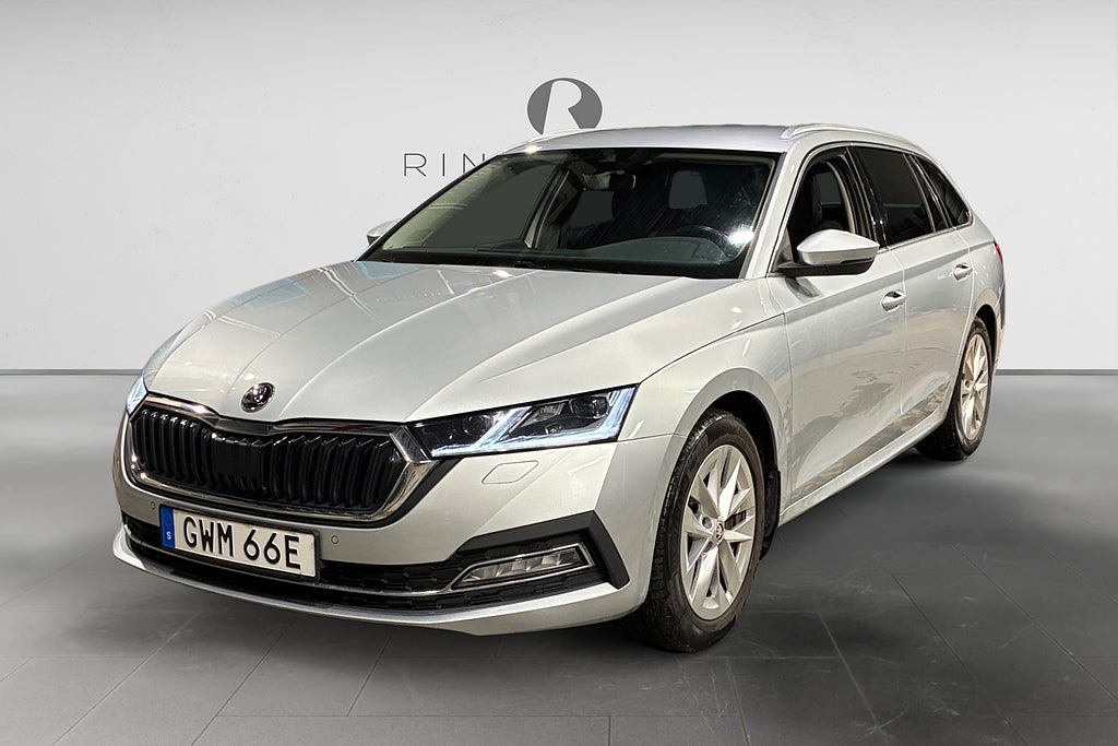 Skoda Octavia 1.5 150 HK STYLE DRAG COCKPIT CARPLAY CANTON NAVI