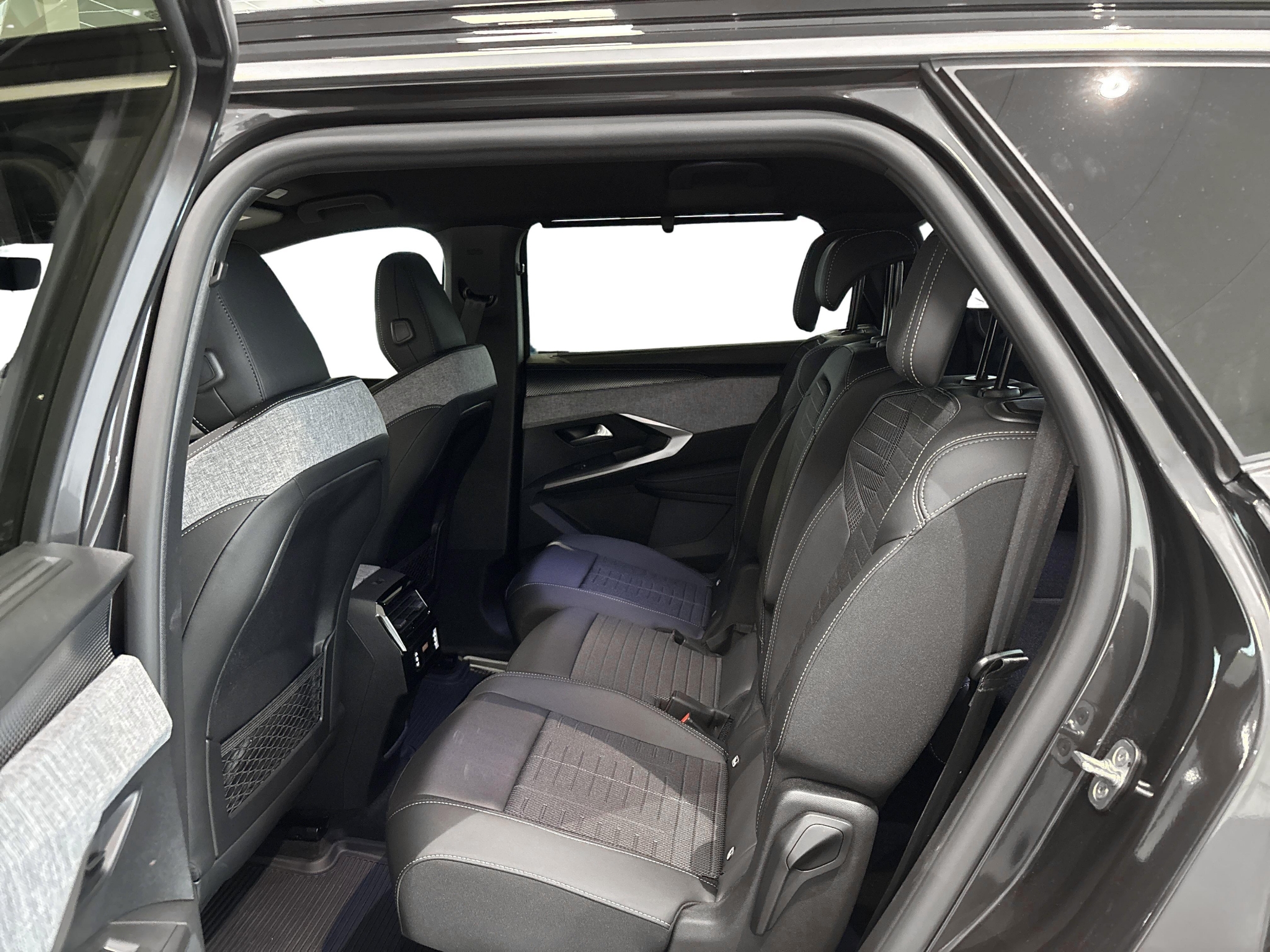Peugeot 5008 Hybrid 145 1.2 PureTech GT 2025, bild 5/10