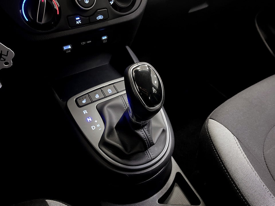 Bild på Hyundai i10 Essential 1.0 MPi 67hk AMT Aut B-KAMERA RATTVÄRME